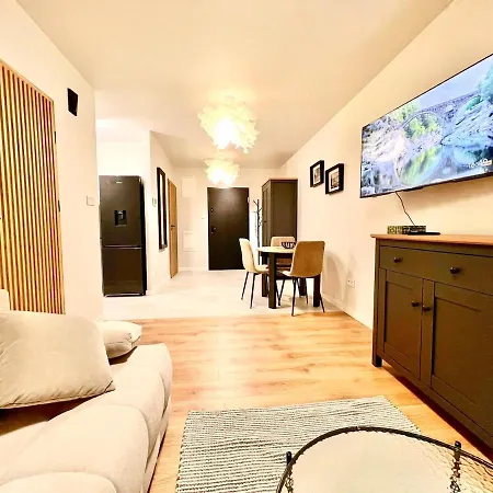 Pleasant Flat Next To Old Town Апартаменти