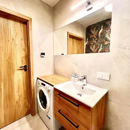 Pleasant Flat Next To Old Town