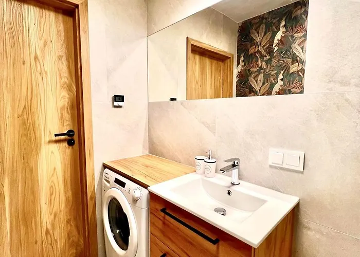 Pleasant Flat Next To Old Town